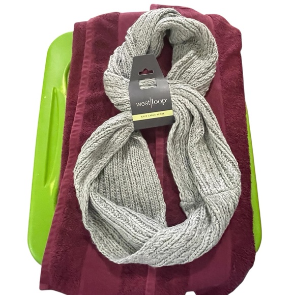 West Loop Knit Cable Scarf - Picture 10 of 10